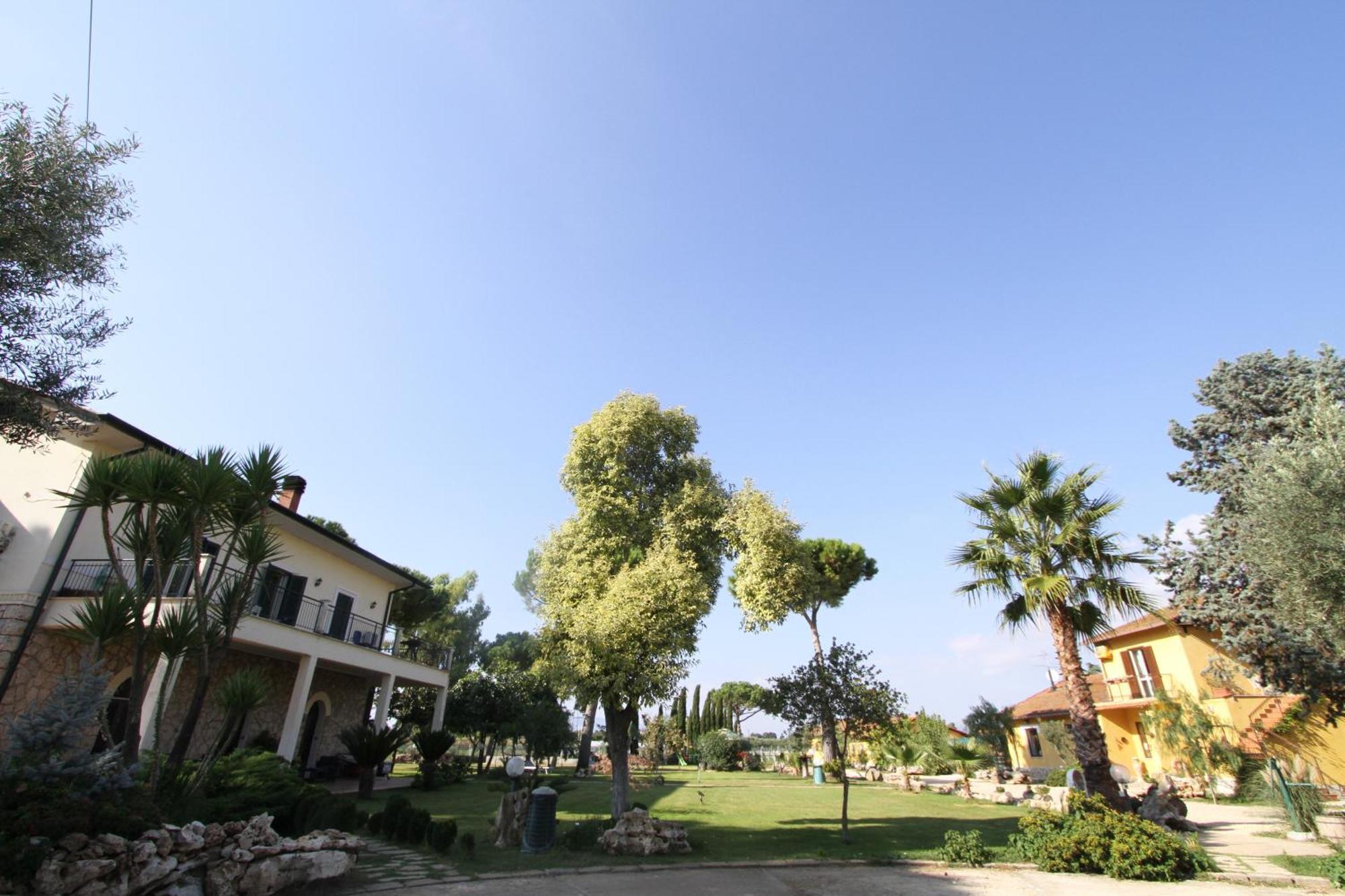 Agriturismo Ali E Radici Чистерна ди Латина Екстериор снимка